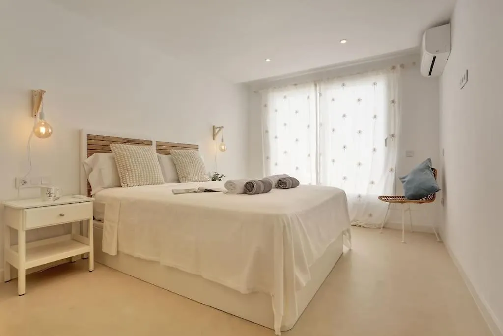 New - Amazing Apartment By The Beach Коральео