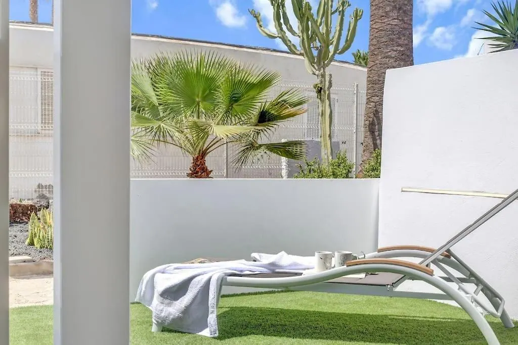 New - Amazing Apartment By The Beach Коральео