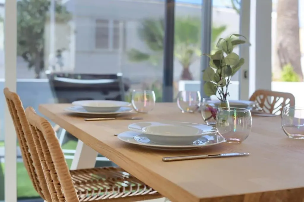 New - Amazing Apartment By The Beach Коральео
